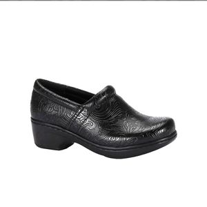 Btrue by Baretraps Womens Brasil Slip-on